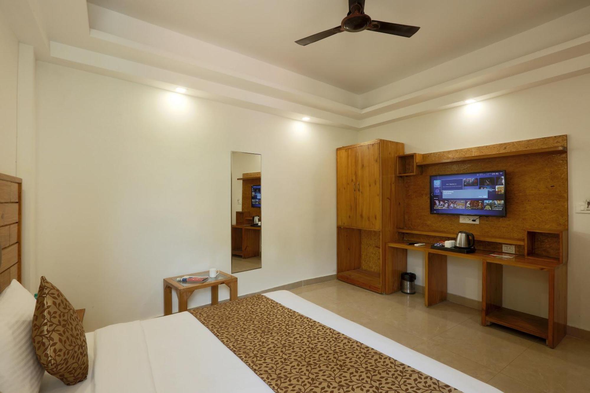 Hotel Deluxe Stay Inn - Near Delhi Airport Yeni Delhi Dış mekan fotoğraf
