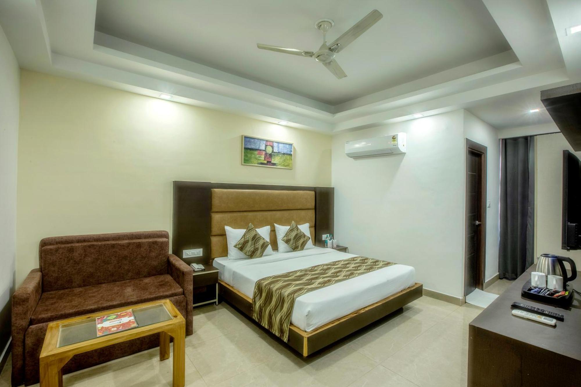 Hotel Deluxe Stay Inn - Near Delhi Airport Yeni Delhi Dış mekan fotoğraf