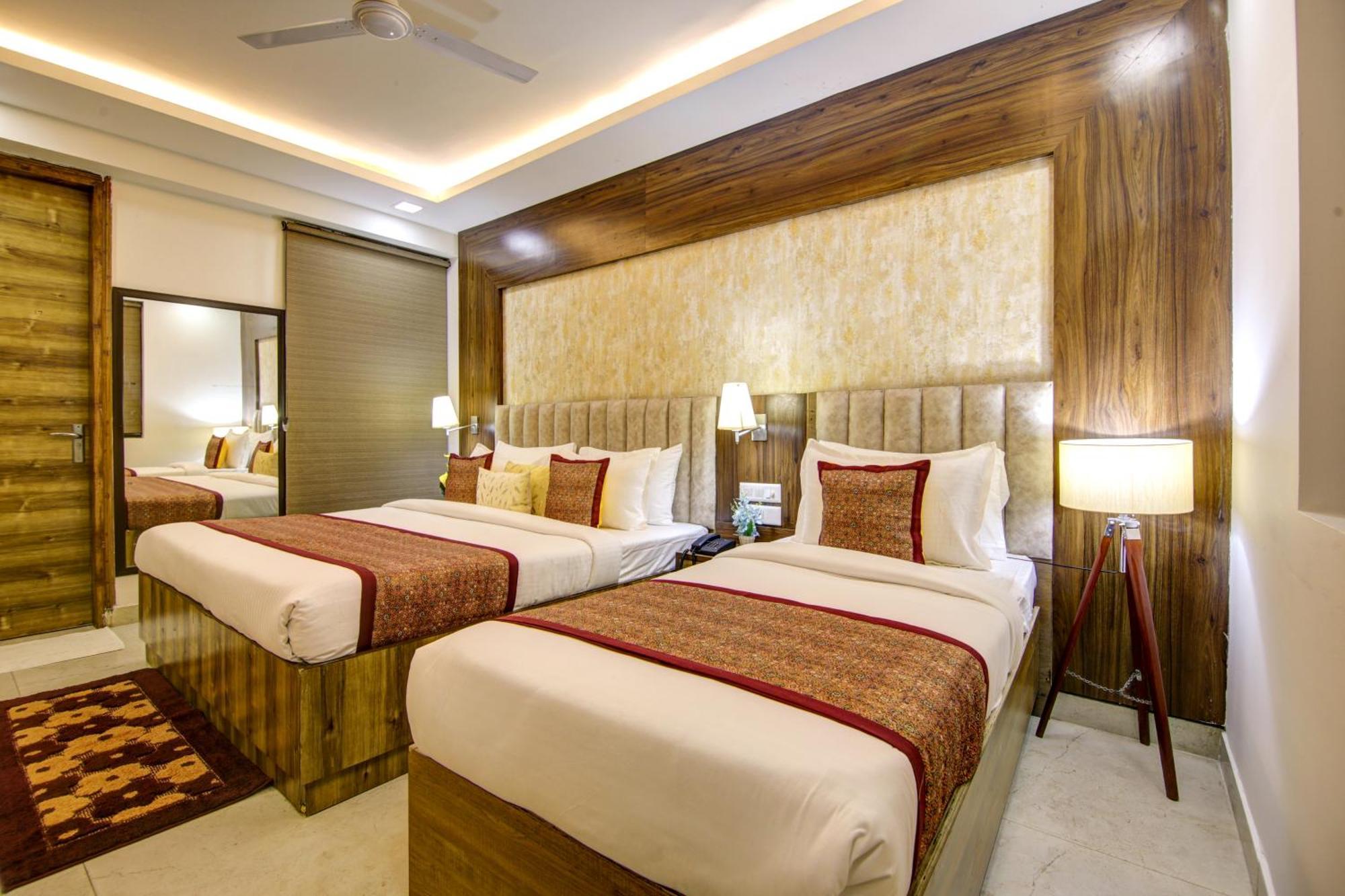 Hotel Deluxe Stay Inn - Near Delhi Airport Yeni Delhi Dış mekan fotoğraf